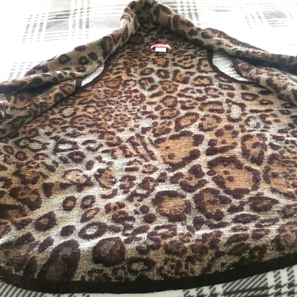 Alice V - Picture 3 of 9